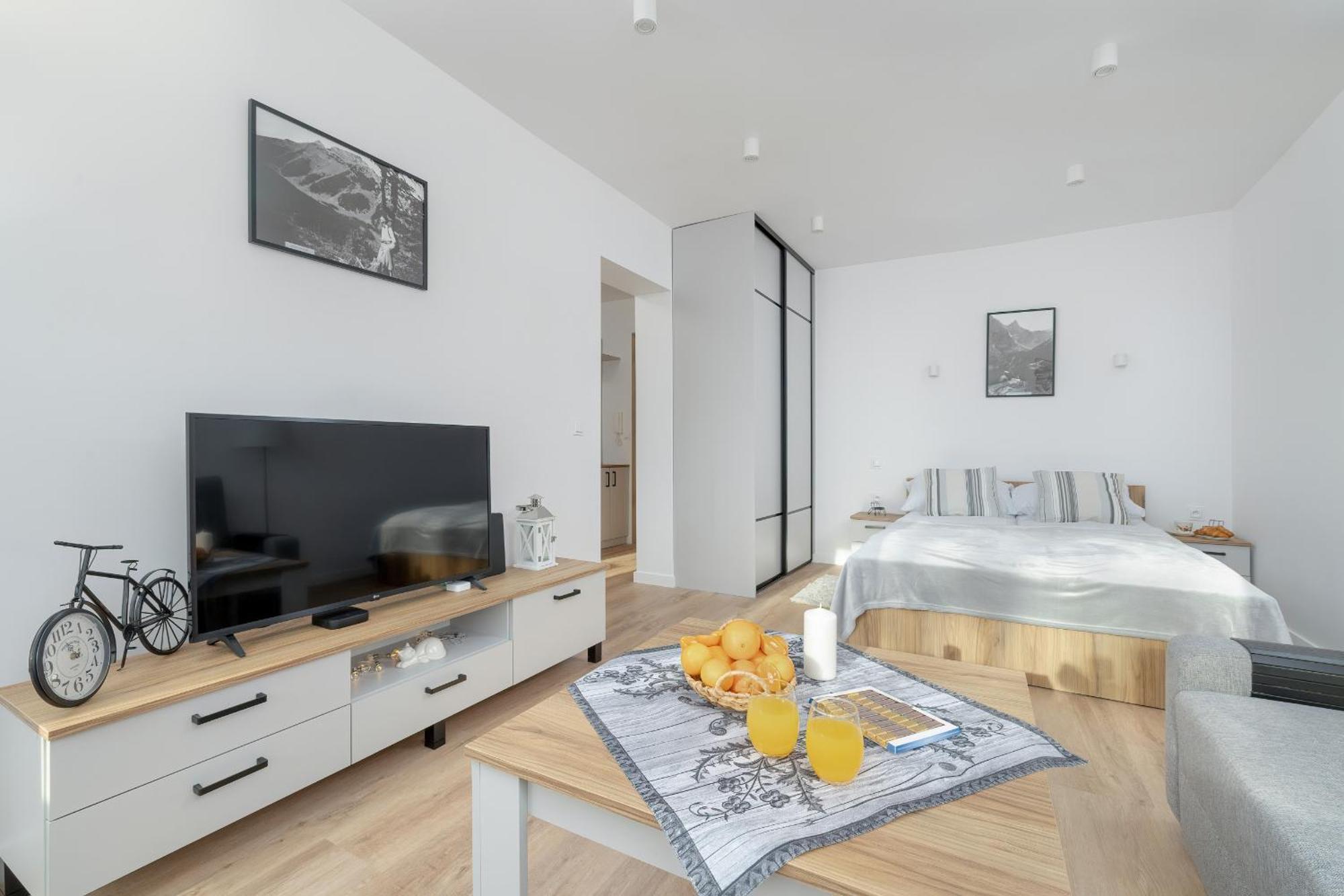 Mountain Corner In By Renters Apartment