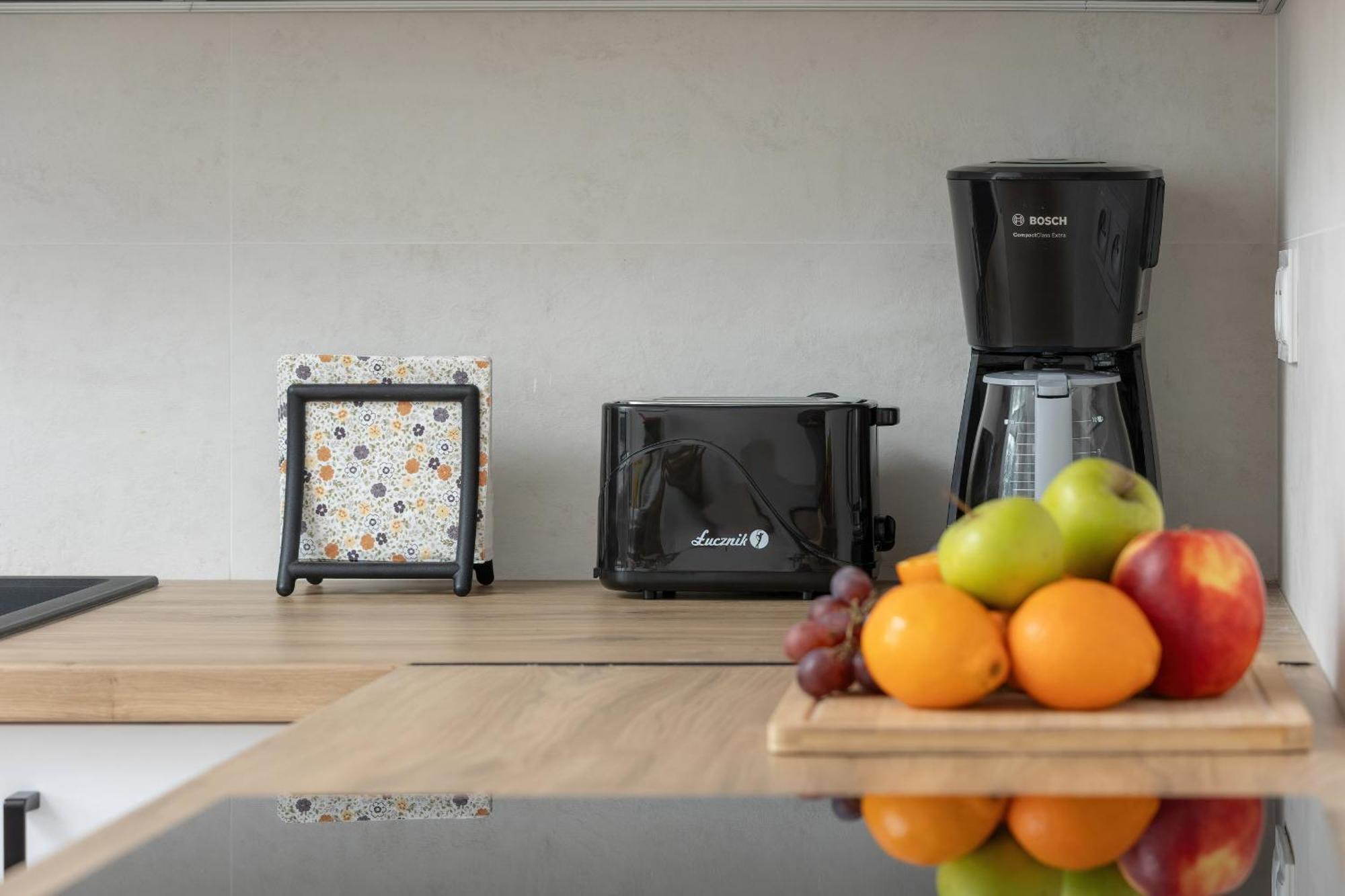 Mountain Corner In By Renters Apartment *
