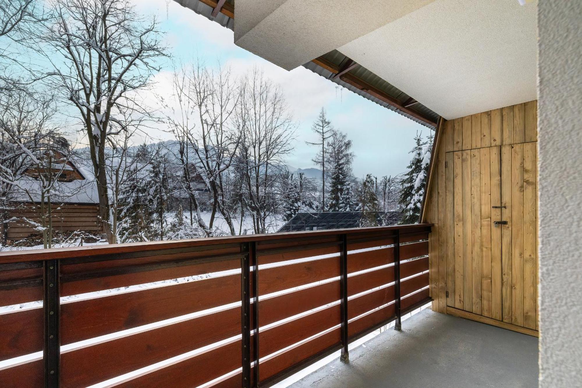 Apartment Mountain Corner In By Renters *